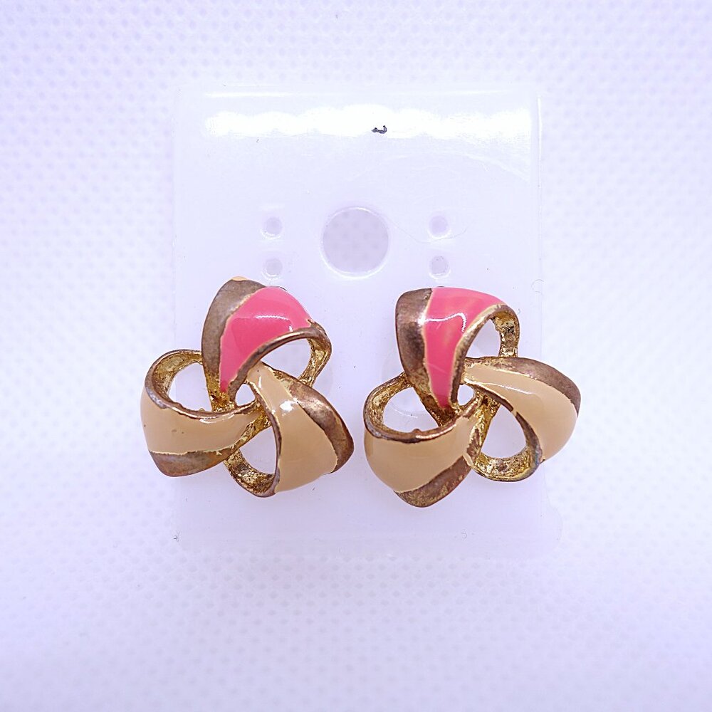 💎7/25💎 NOS Vintage Retro 1980s Style Pink & Cream Enamel Pierced Stud Earrings